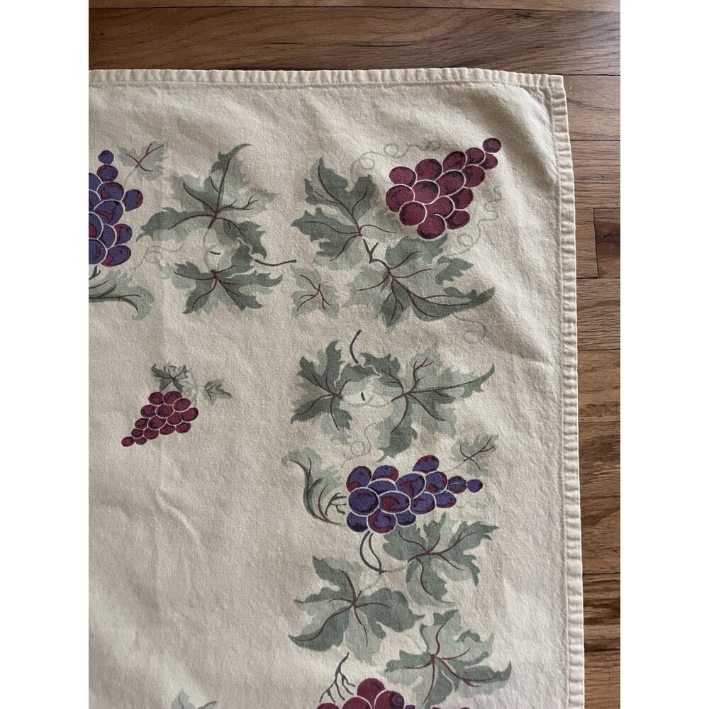Vintage Grape Cluster Cotton Tablecloth 74”x61”